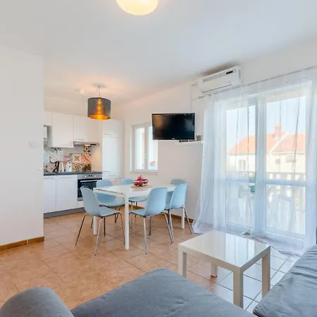 Stella Apartment *